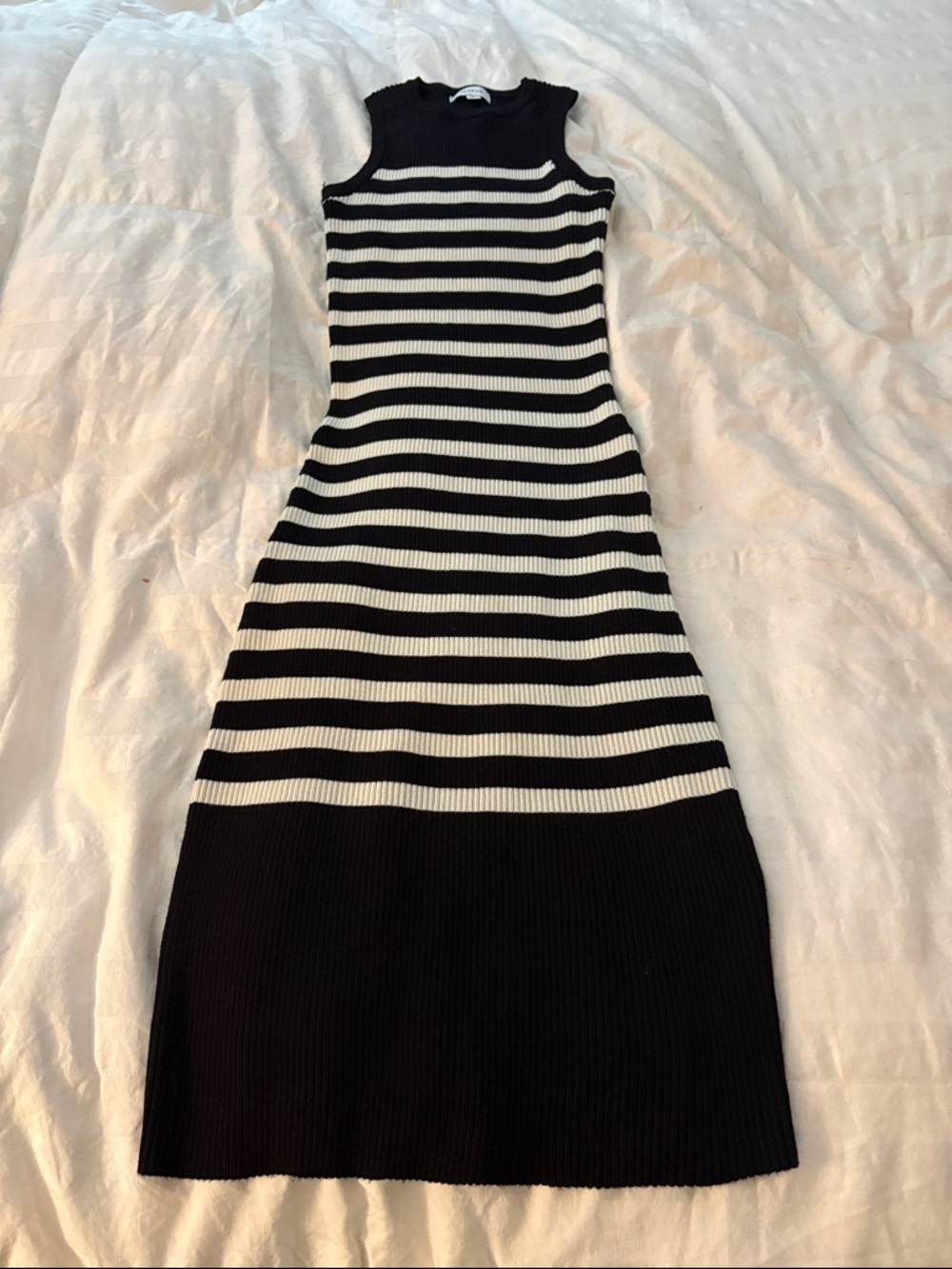 Evereve Sleeveless Black & White Striped Bodycon Knit Midi Dress Size Medium
